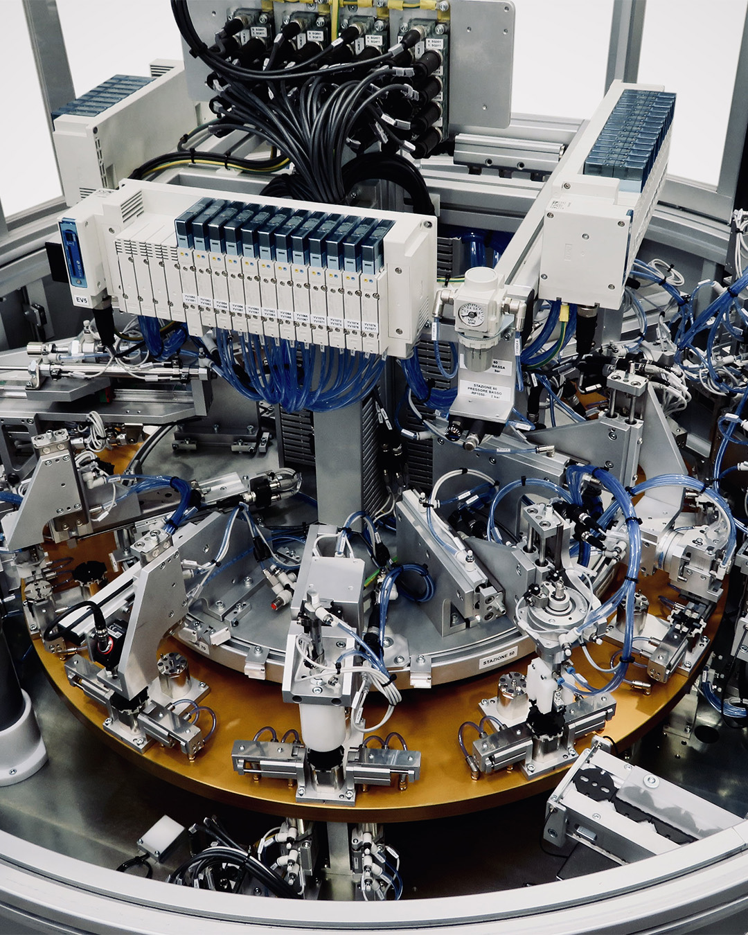 VS Engineering Automazione e Robotica_Settori-Team02_1080x1350