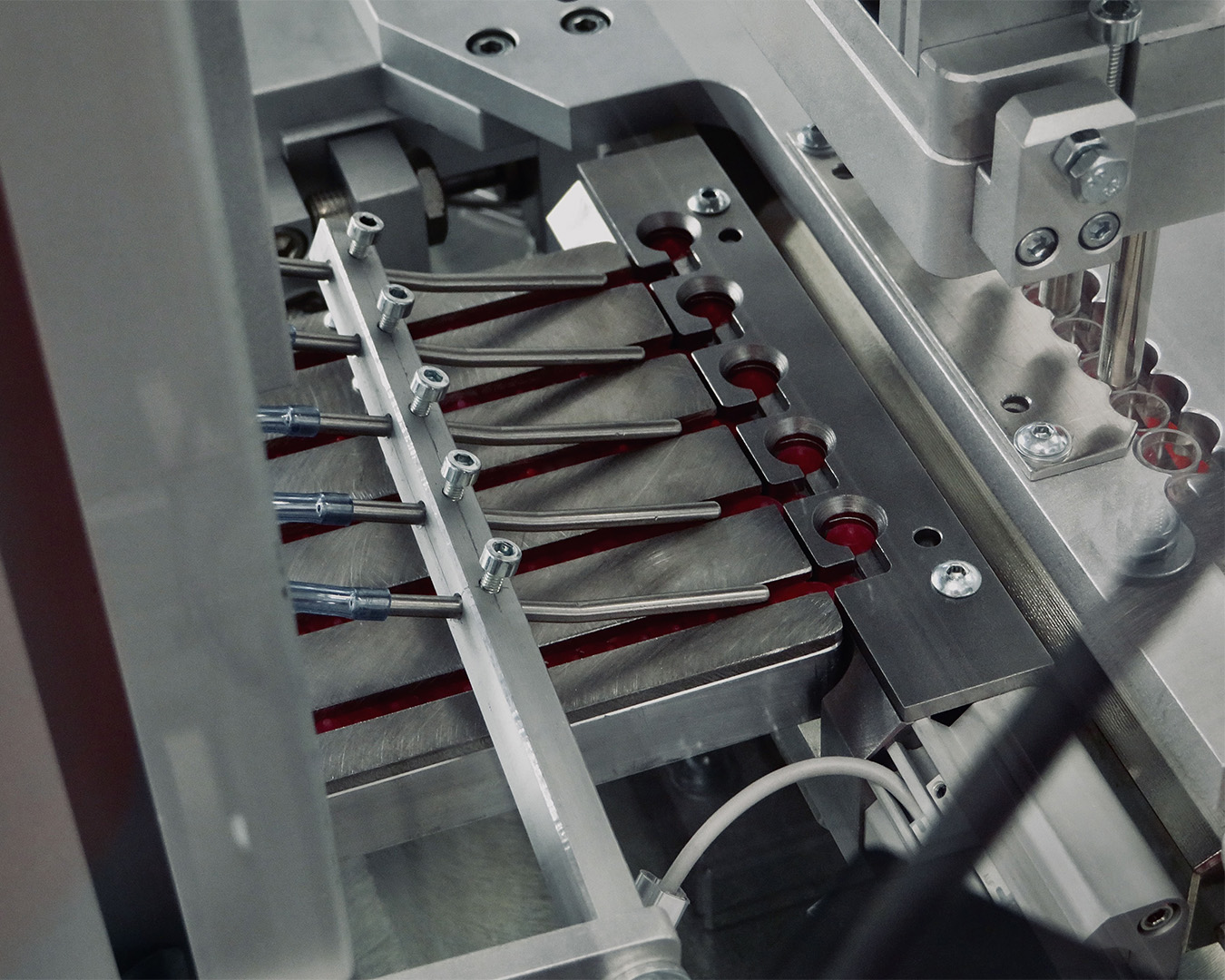 VS Engineering_Settori di Automazione_Meccanica di Precisione_Davidross-microbocchini_1350x1080